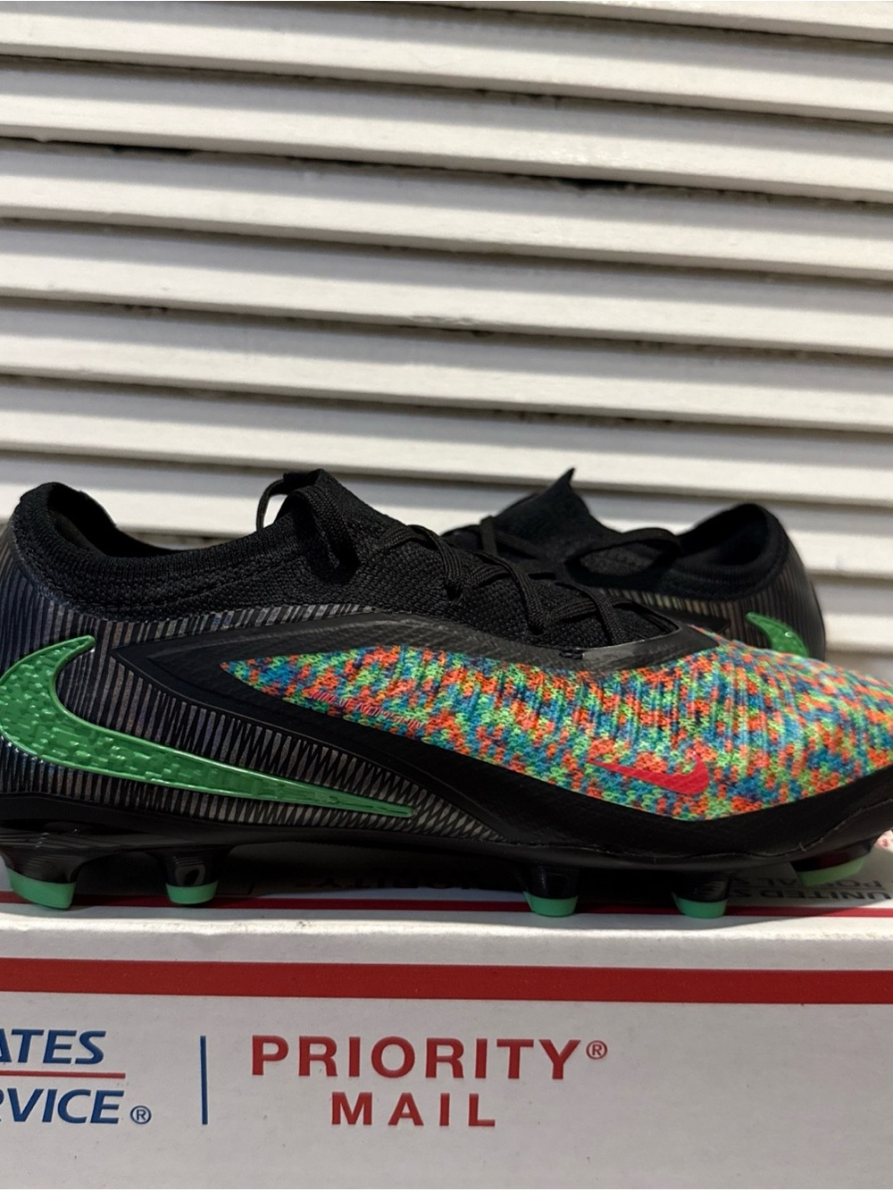 New Nike Jr. Phantom 6 Low Pro FG/MG Soccer Cleats EA Men’s Size 6Y IH1775-900